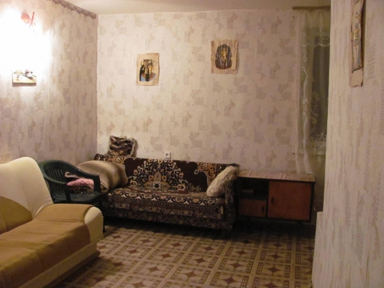 Сдаю в Крыму уютный дачный дом под ключ недалеко от моря на 6-8 гостей.