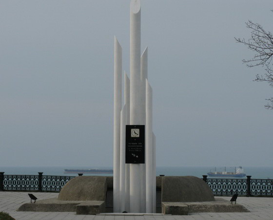 Памятник лайнеру «Адмирал Нахимов»
